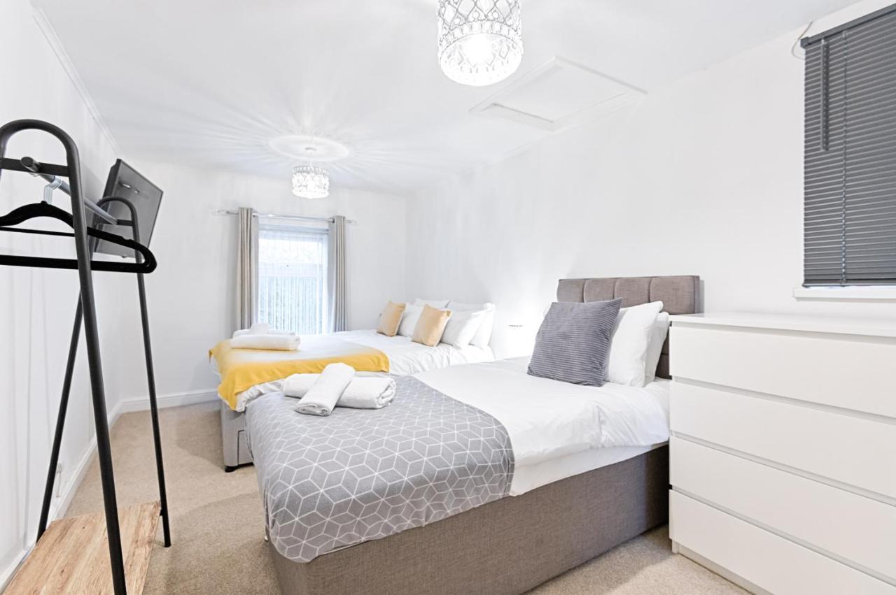 Spacious With Parking - Tv In Every Bedroom! Appartamento *
