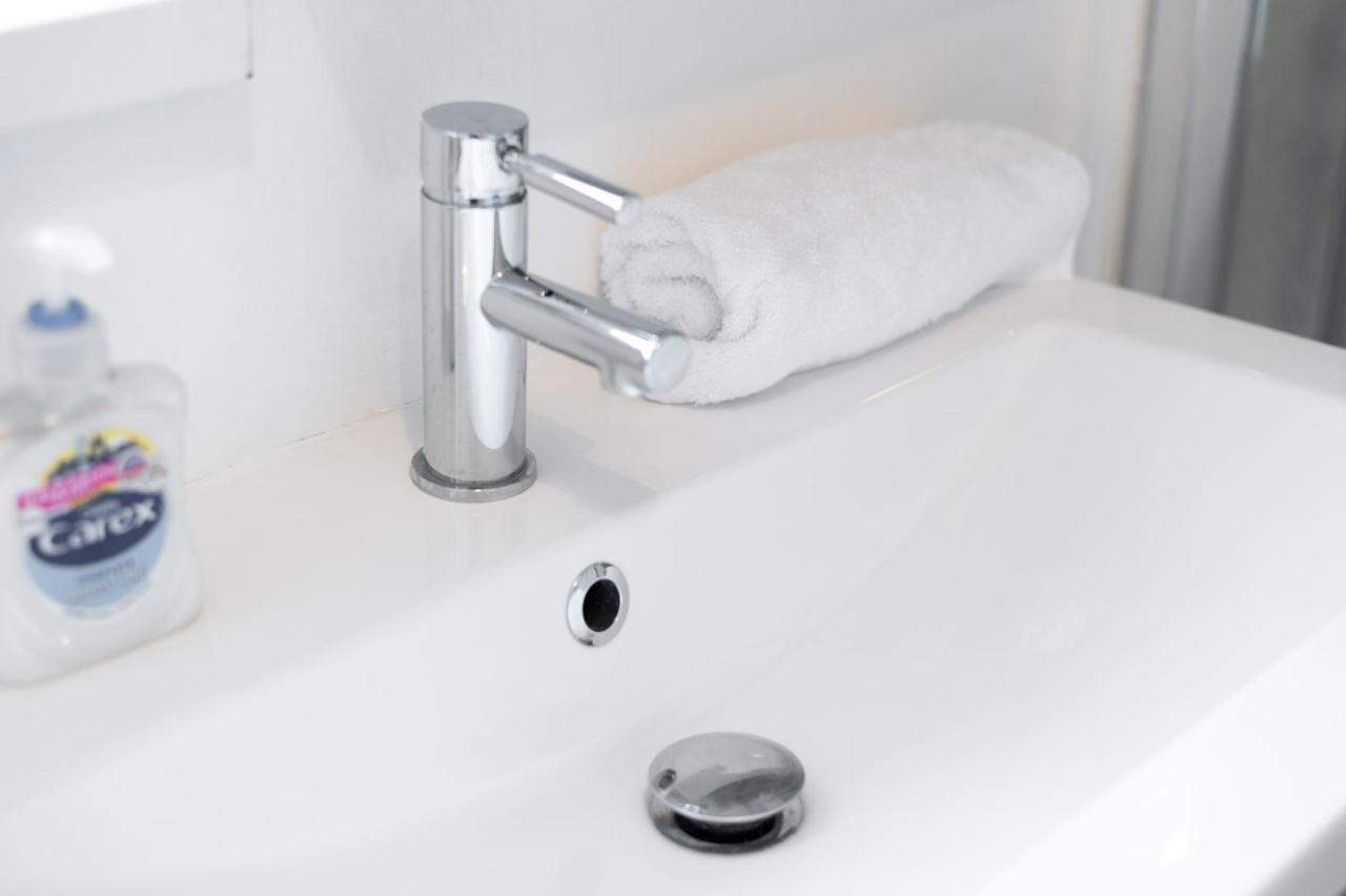 Spacious With Parking - Tv In Every Bedroom! Appartamento *